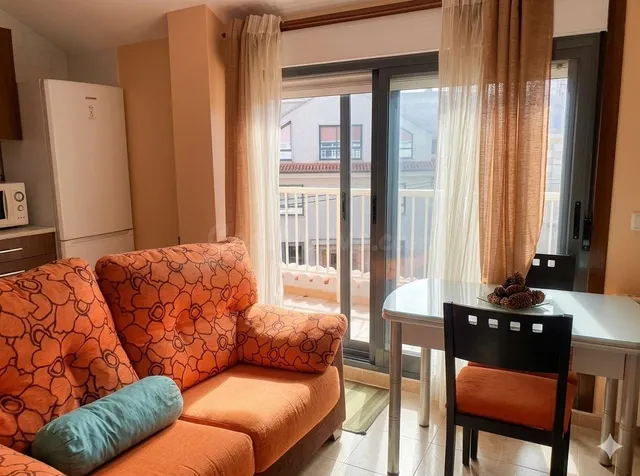 Apartamento de 2 dormitorios y terraza a escasos 8 min camin - foto 3