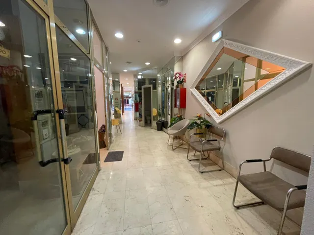 SE VENDE LOCAL CON INQUILINOS EN EL CENTRO — 15