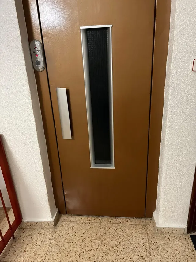 Te ofrecemos este bonito piso de 2 habitaciones y vestidor en bloque con ascensor recién reformado! — 19