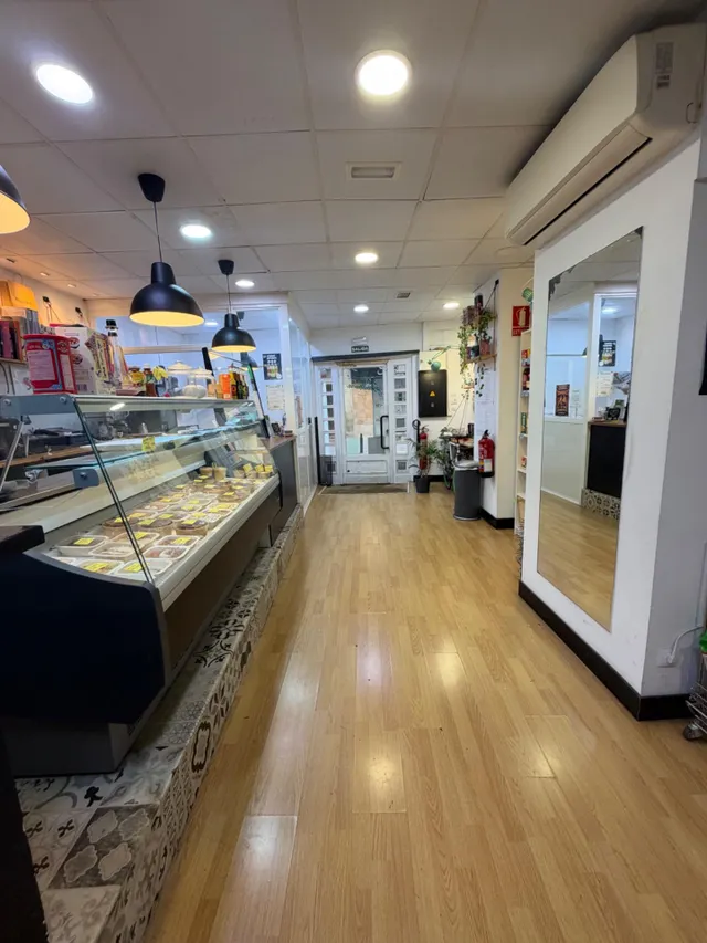 Local comercial 183m² en alquiler - Centro — 24