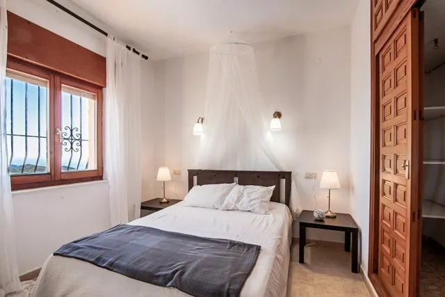 VILLA AUTÉNTICA ESPAÑOLA CON IMPRESIONANTE VISTA PANORÁMICA AL MAR — 12
