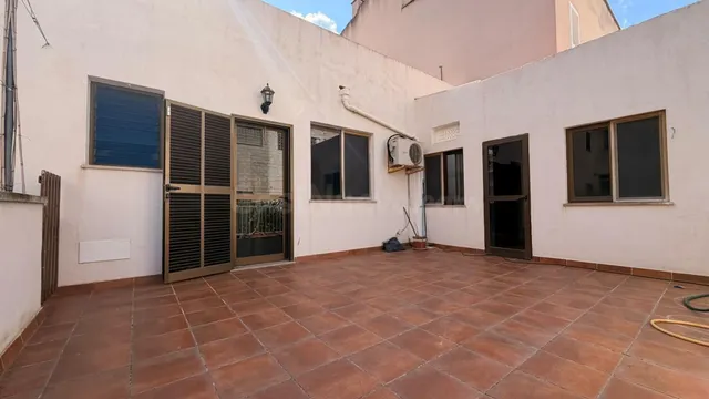 GRAN VIVIENDA FAMILIAR CON TERRAZAS PRIVADAS EN CRISTO REY - foto 2