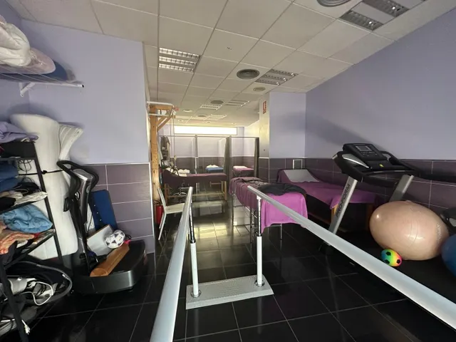 Se Traspasa Clínica de Fisioterapia — 19