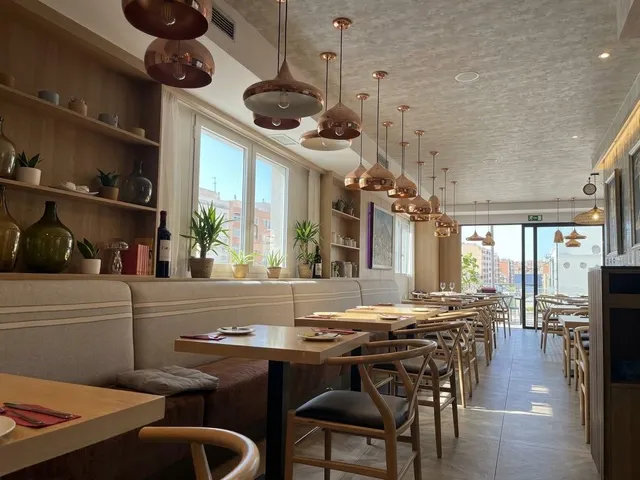 BAR RESTAURANTE con salida de humos y terraza — 9