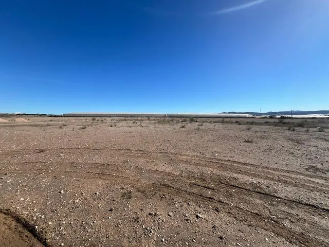 Terreno con uso industrial perfecta situación — 5