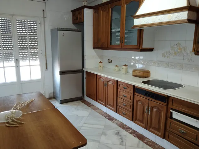 SE VENDE CHALET EN ZONA NORTE — 10
