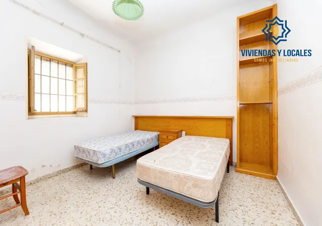 ¡CASA EN UNA SOLA PLANTA, CREA TU VIVIENDA IDEAL EN ALBOLOTE! Casa en una sola planta con patio, garaje y un gran potencial. — 14
