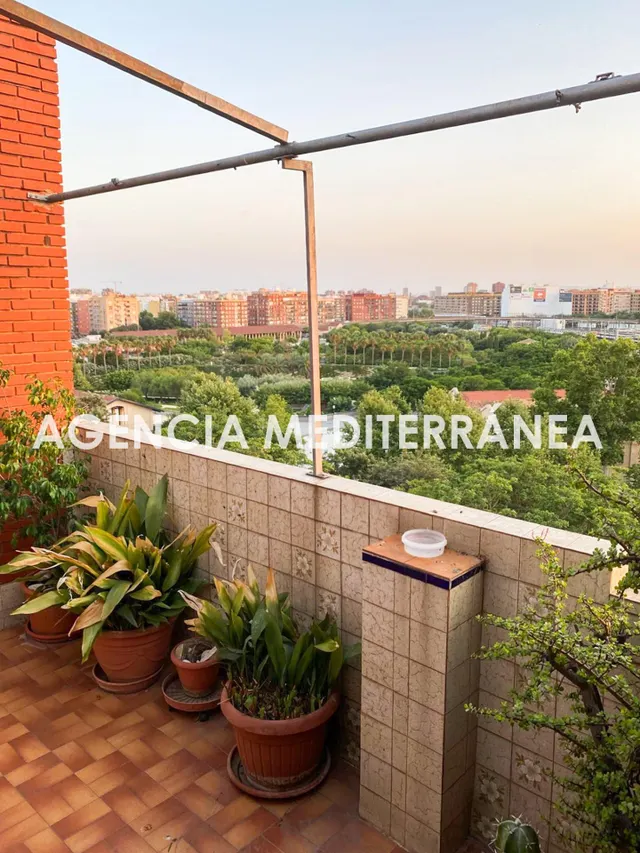 Ático con vistas al Parque Central en el corazón de Ruzafa — 7