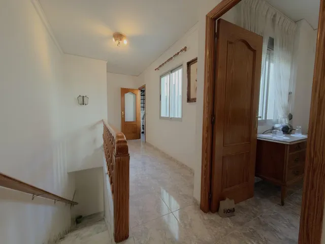 Casa con patio, terraza y acceso a dos calles en el centro de Beniarjó — 27