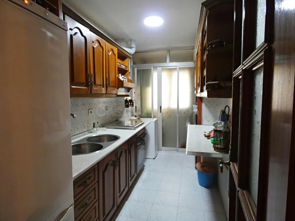 Amplio y luminoso....su nuevo hogar en Granada!!