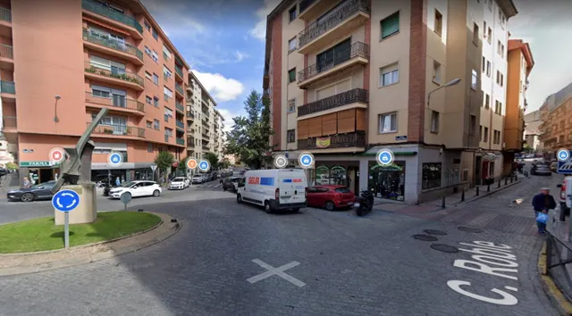 ALQUILER.-.GARAJE.-.CALLE MORILLO.-.24 METROS.- — 12