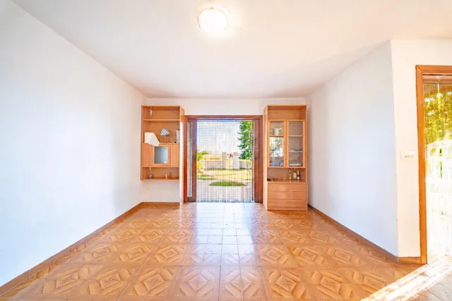 Chalet en primera línea de playa en torrenostra: una oportunidad para crear tu hogar junto al mar — 40