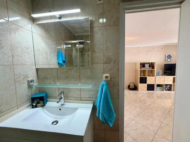 BUNGALOW DE DOS DORMITORIOS CON SOLÁRIUM Y VISTAS A LA LAGUNA… — 10