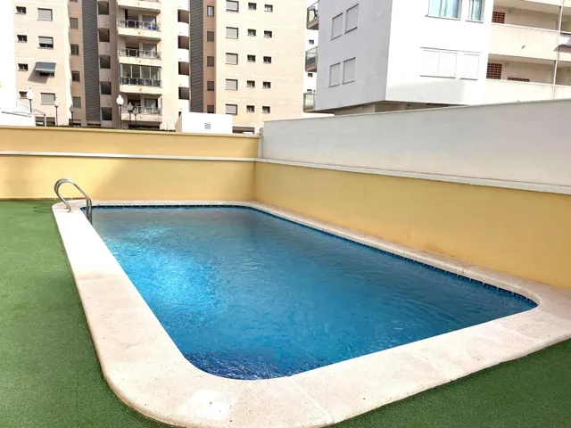 Piso de 2 dormitorios junto al Puerto Deportivo de Guardamar, orientación sur y piscina comunitaria — 16