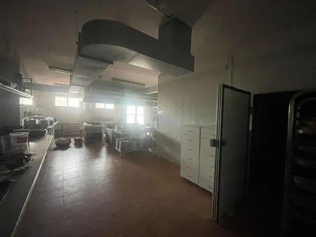 SALÓN DE  BODAS Y RESTAURANTE EN VENTA — 20