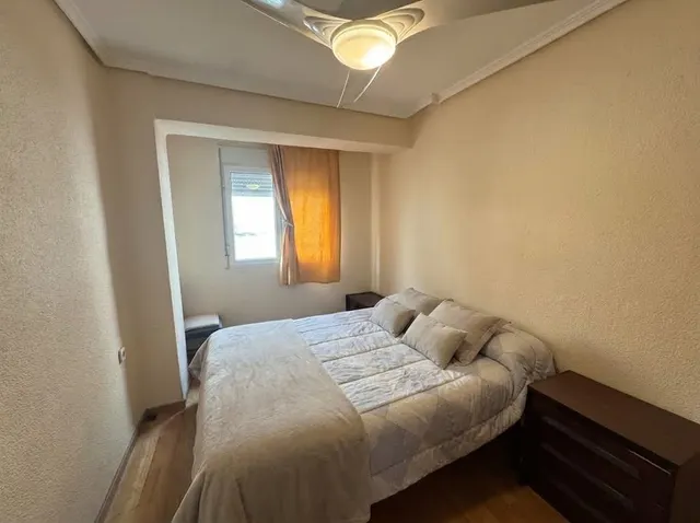Estupendo piso de 3 habitaciones, con terraza, semi reformado. Zona Marxalenes - General Avilés — 23