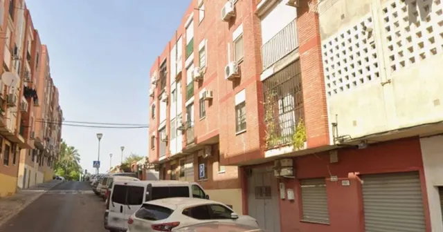 SE VENDE PISO OKUPADO en Calle BERNARDO DE LOS LOBITOS Nº 1 Alcalá de Guadaíra (Sevilla) — 2