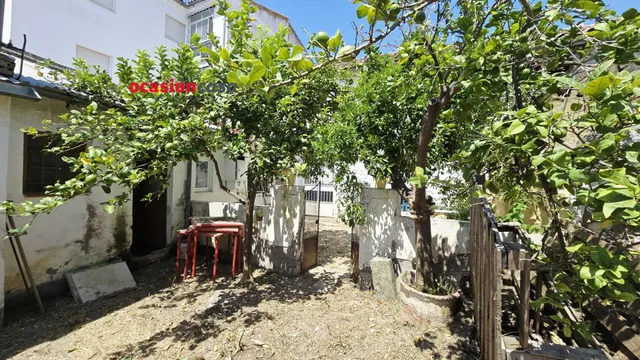 CASA CON PATIO EN VENTA — 11