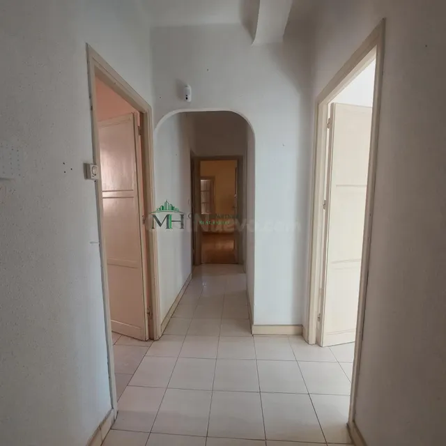 Amplio piso en zonz céntrica de Burgos. Ideal inversión. - foto 4