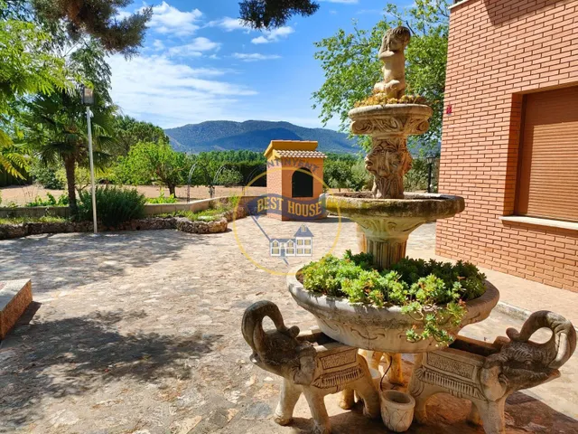 OPORTUNIDAD LUJOSO CHALET EN BANYERES DE MARIOLA (ALICANTE) — 35