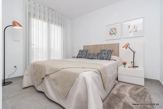 Exclusivo residencial de apartamentos situado en Urb. Los Balcones de Torrevieja. — 12