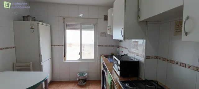 Se vende piso en calle San Isidro - Burgos — 7