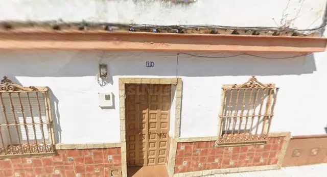 Se vende casa independiente OKUPADA en Calle Hermanos Ñlvar - foto 3