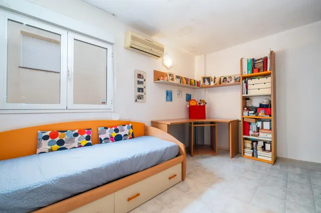 Dúplex de tres habitaciones en ZONA COLEGIOS — 17