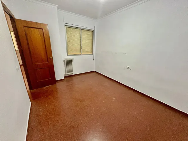 PISO DE GRANDES DIMENSIONES — 16