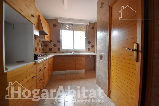 ¡OPORTUNIDAD PARA INVERSORES! GRAN EDIFICIO CON DOS VIVIENDAS INDEPENDIENTES, DOS TERRAZAS Y PARCELA — 14