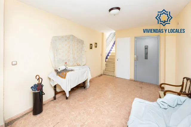 Local + vivienda en Avda. Cadiz — 6