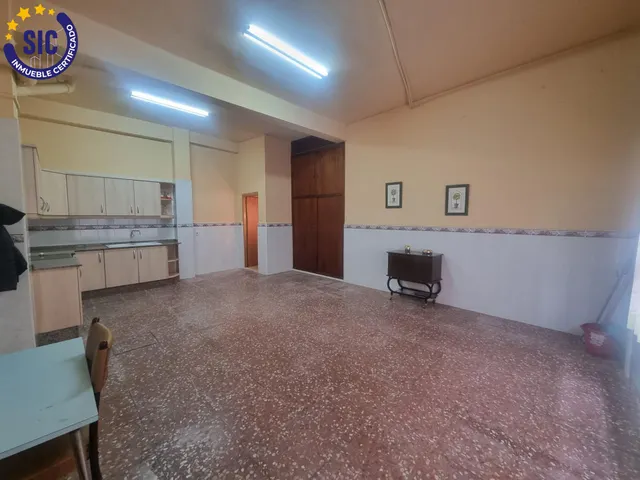 LOCAL COMERCIAL EN PROCESO DE CAMBIO A VIVIENDA CON PLAZA DE GARAJE — 21