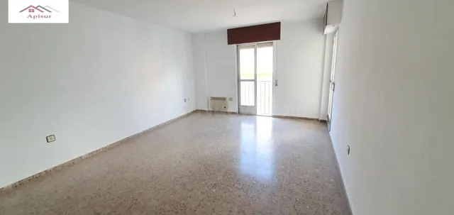 Se vende piso junto a millán de priego — 2