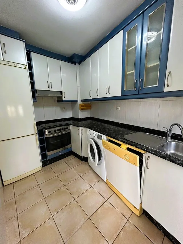 SE VENDE AMPLIO PISO EN CALLE ZARAGOZA — 20