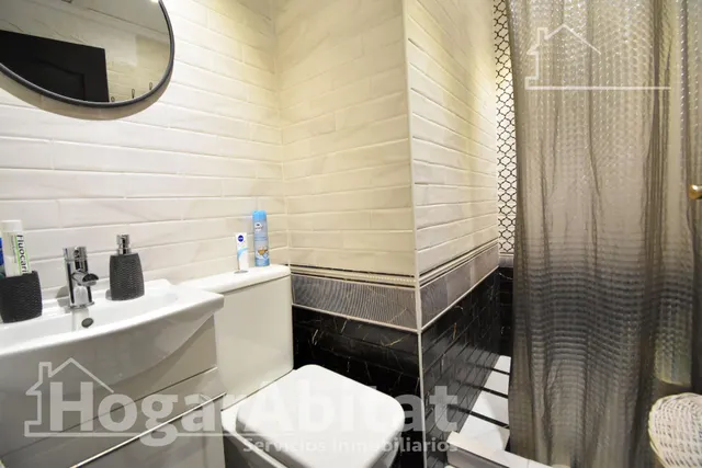 ¡chalet totalmente reformado con licencia turística! amplio con 4 viviendas independientes y piscina privada — 40