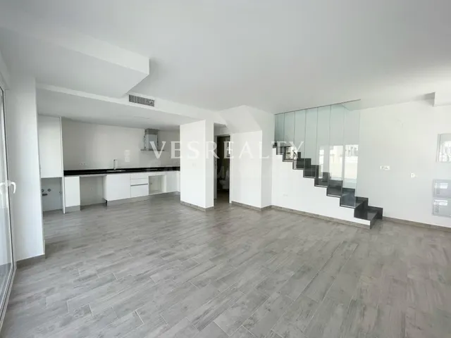 Encantadora Villa en Gran Alacant: Espacio, Luz y Comodidad  - foto 4