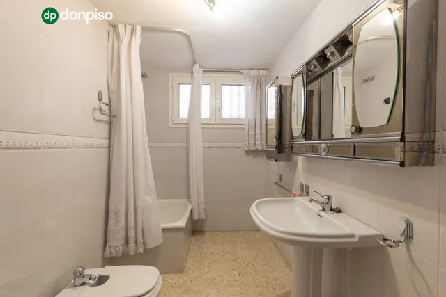 Complejo industrial con vivienda en Alhendín con 2500 metros cuadrados — 38