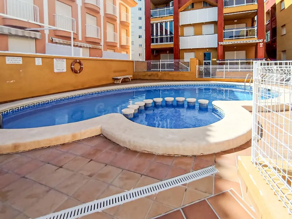 Planta baja con piscina y parking en primera linea de playa de Miramar