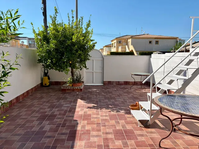 Bungalow totalmente reformado a estrenar y sin comunidad en la Florida, Orihuela Costa — 32