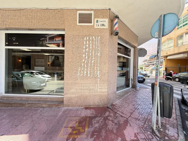 Local comercial 2 habitaciones 121m² en venta - Habaneras — 30
