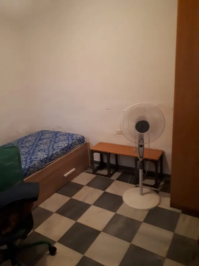 BONITA CASA FAMILIAR EN BAYARQUE. ALMERÍA. — 21