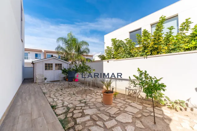 ✨ exclusiva propiedad en esquina con 393 m2 de parcela, piscina privada y energía solar en zona nou nazareth San Juan de Alicante — 16