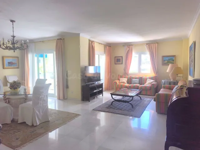 Piso 2 habitaciones 192m² en alquiler - Nueva Andalucía - foto 2