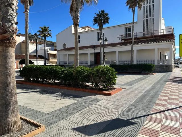 FANTÁSTICO LOCAL EN TORRENUEVA COSTA — 50