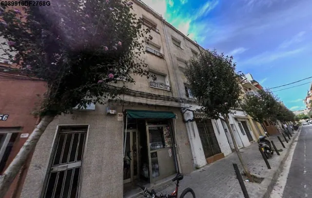 Se vende Piso OKUPADO en Campoamor 54 Hospitalet de Llobrega