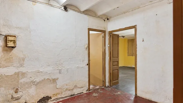 Local con trastienda en venta en calle Aragón, Barcelona: 157 m2 ideal para loft o estudio — 16