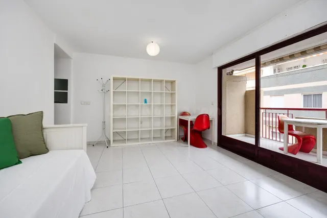 Estudio de 49 m2 en Cuarta Planta con Terraza Orientada al E - foto 5