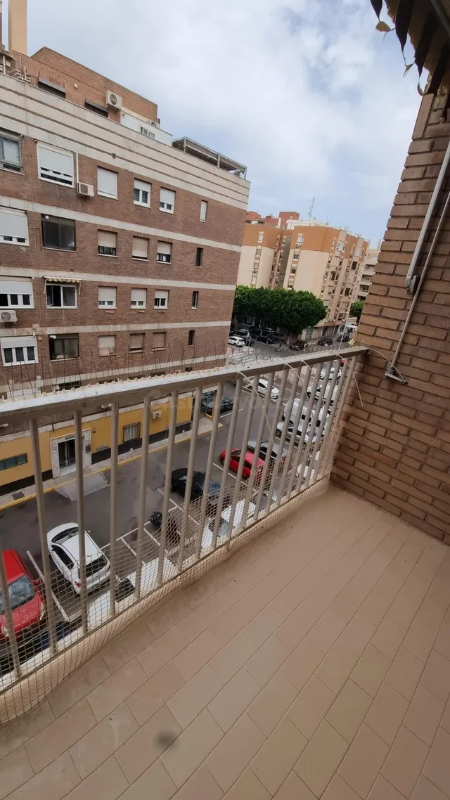 Piso de 4 habitaciones en alquiler – de septiembre a junio - foto 4