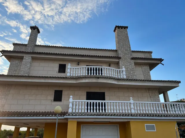 EXCELENTE CASA/CHALET, CON  MUY AMPLIA PARCELA, FRUTALES Y PISCINA, PLAYAS A 10 MINUTOS EN COCHES. — 8