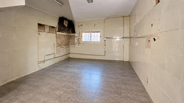 Casa con jardín y piscina en la pera – vivienda y negocio en un mismo lugar — 13